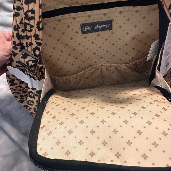 Lug Skyhop Convertible Backpack – Leopard Quilted Travel Bag (NWT) - Picture 5 of 13
